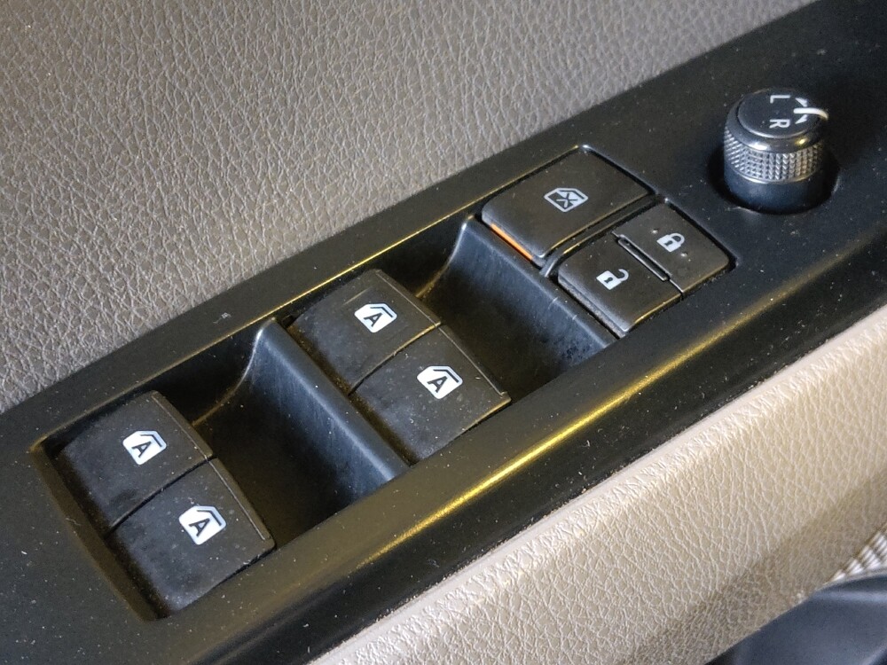 2018 Toyota Camry in San Antonio, TX 78238 - 18111743 27