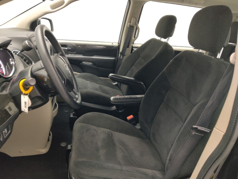 2016 Dodge Grand Caravan in Knoxville, TN 37923 - 18111755 17