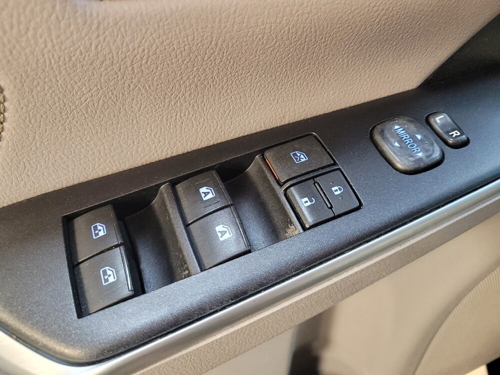 2015 Toyota Camry in Greenville, SC 29607 - 18111770 27