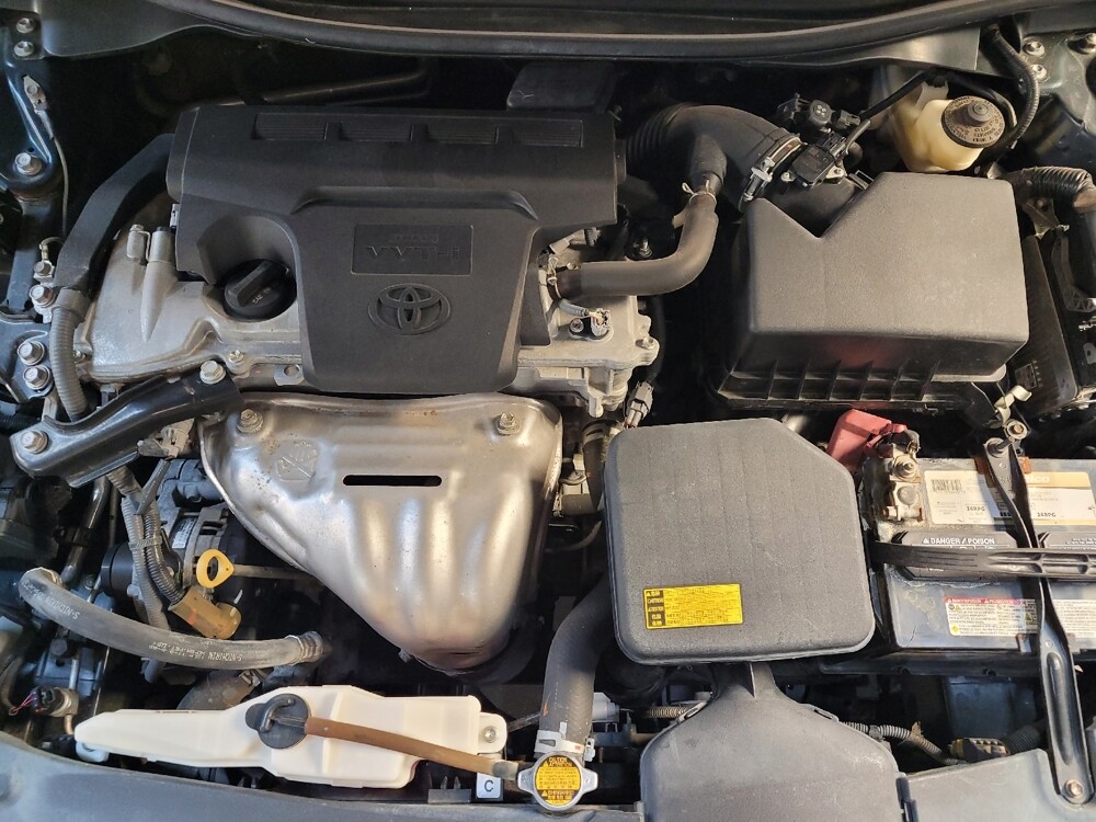 2015 Toyota Camry in Greenville, SC 29607 - 18111770 30