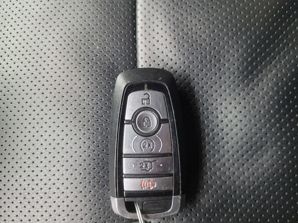 2019 Ford Explorer in Highland, IN 46322 - 18111775 32