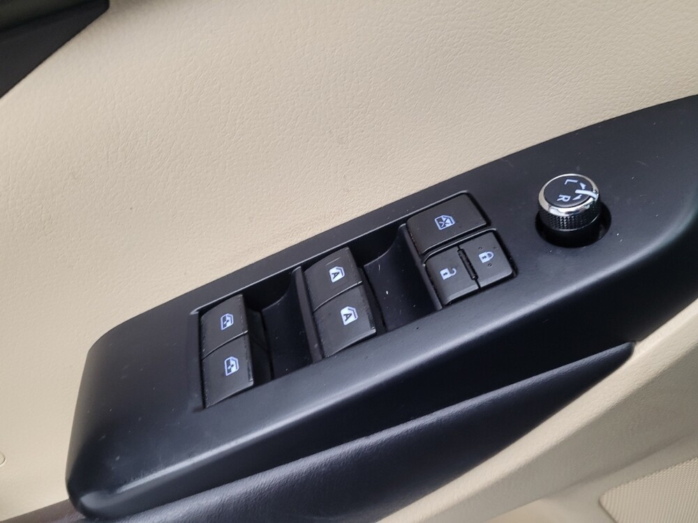 2018 Toyota Highlander in Memphis, TN 38115 - 18111777 27