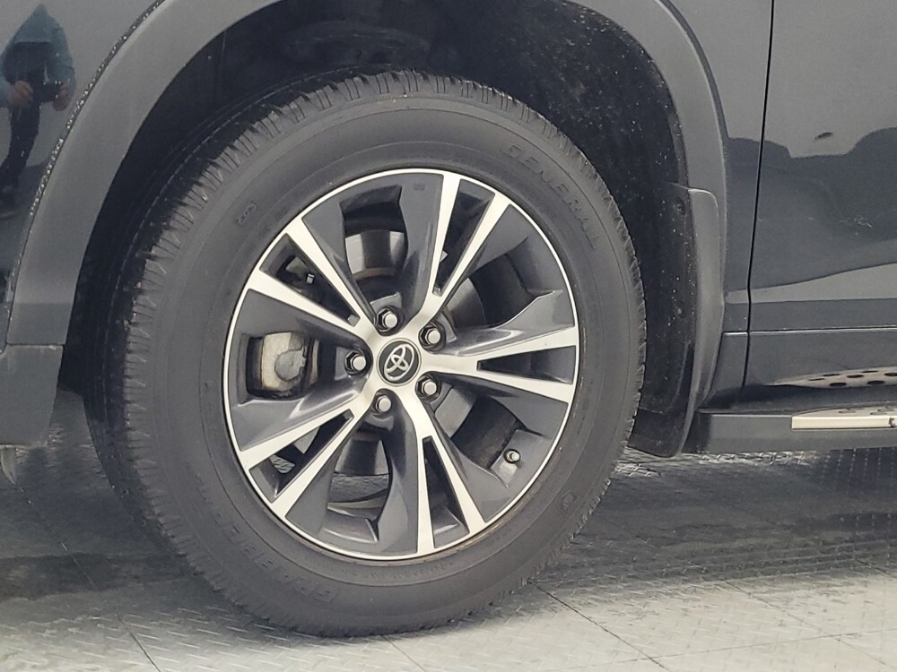 2018 Toyota Highlander in Memphis, TN 38115 - 18111777 31