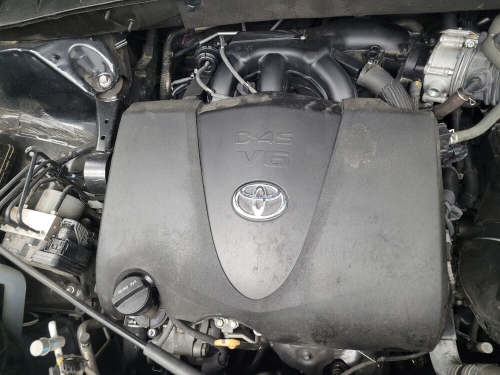 2018 Toyota Highlander in Memphis, TN 38115 - 18111777 30