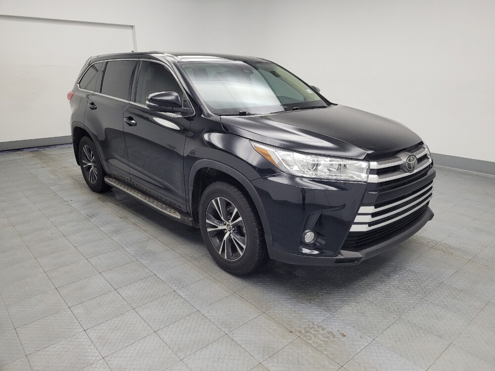 2018 Toyota Highlander in Memphis, TN 38115 - 18111777 13