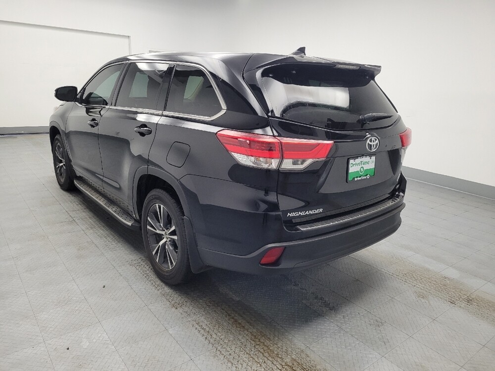 2018 Toyota Highlander in Memphis, TN 38115 - 18111777 5