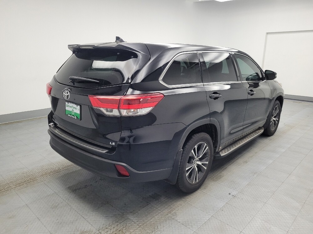 2018 Toyota Highlander in Memphis, TN 38115 - 18111777 9
