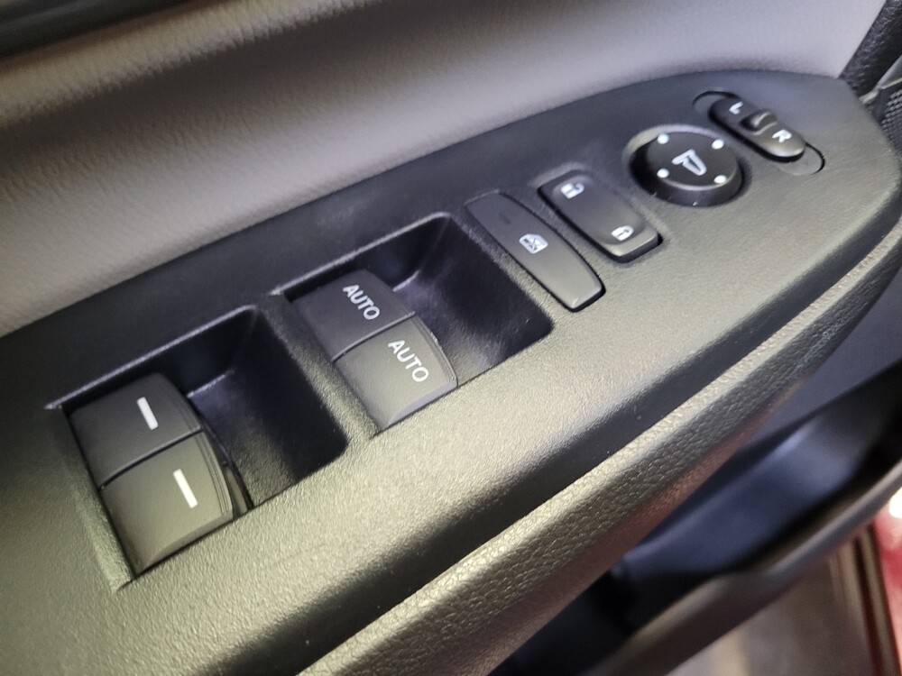 2018 Honda CR-V in Riverside, CA 92504 - 18111781 27