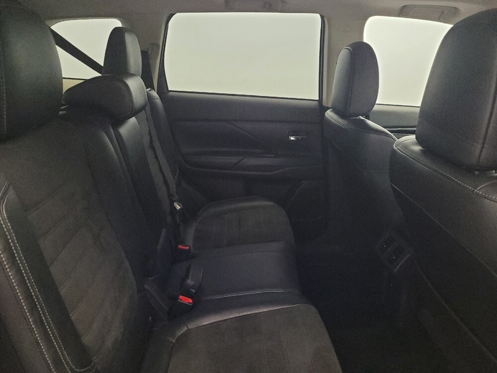 2019 Mitsubishi Outlander in Newport News, VA 23601 - 18111786 19