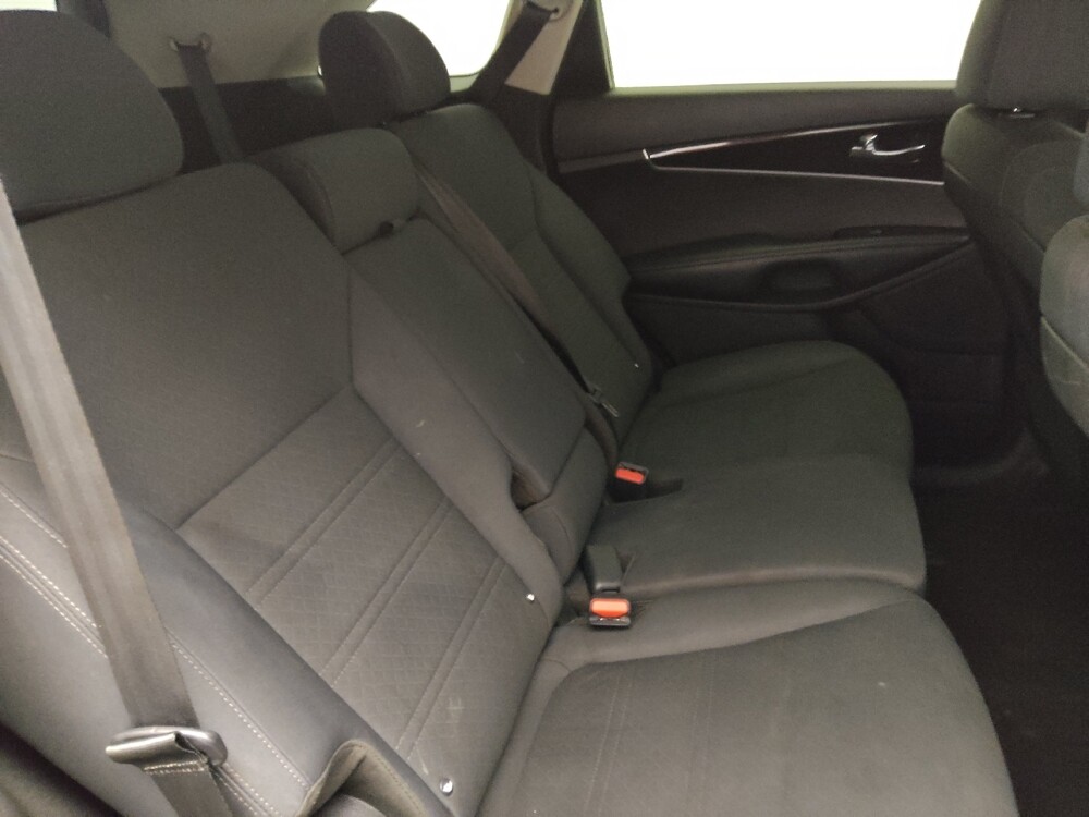 2019 Kia Sorento in Salem, VA 24153 - 18111787 19