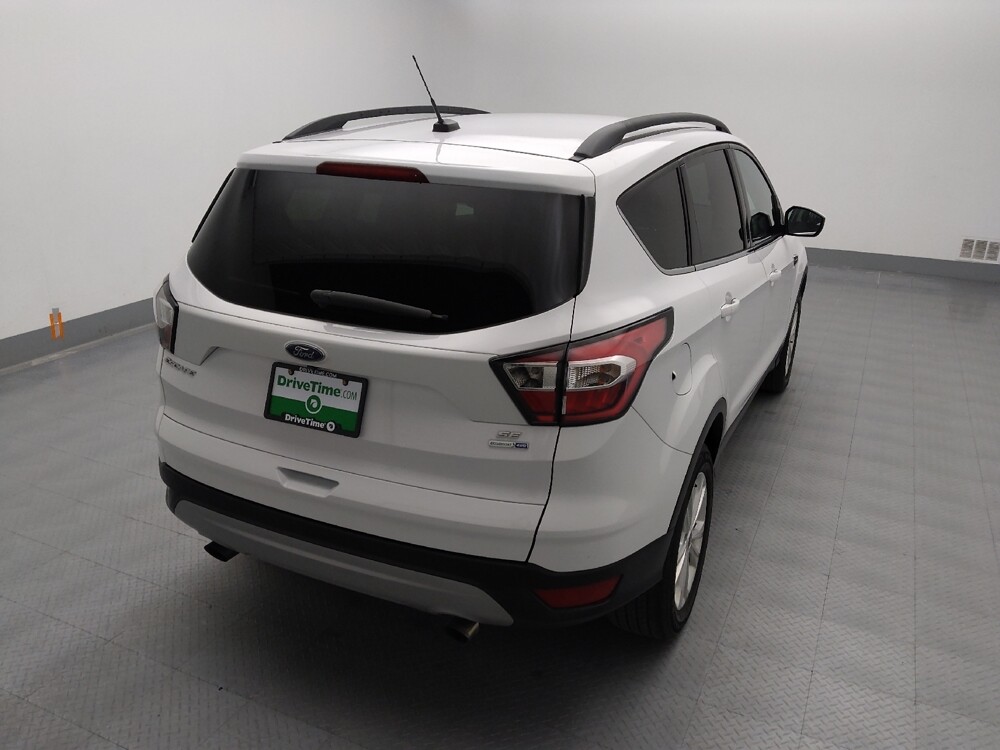 2018 Ford Escape in St. Louis, MO 63136 - 18111798 7