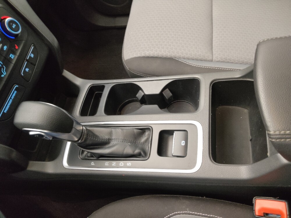 2018 Ford Escape in St. Louis, MO 63136 - 18111798 26