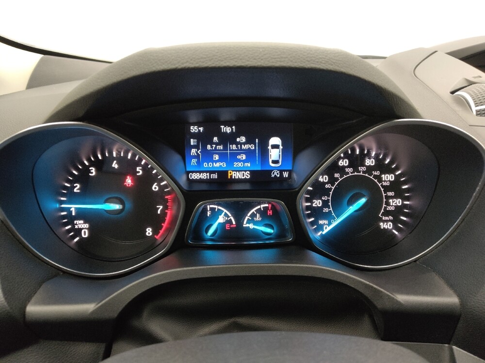 2018 Ford Escape in St. Louis, MO 63136 - 18111798 23