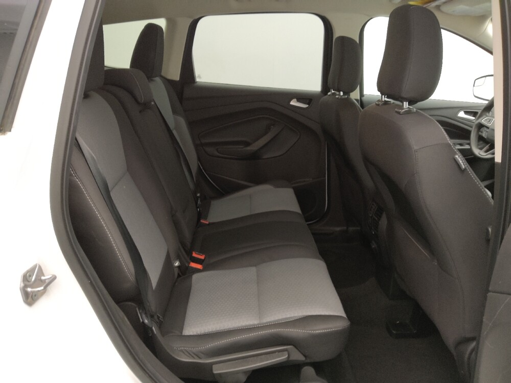 2018 Ford Escape in St. Louis, MO 63136 - 18111798 19