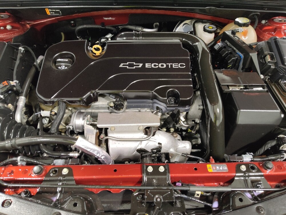 2017 Chevrolet Malibu in Columbus, OH 43231 - 18111800 30