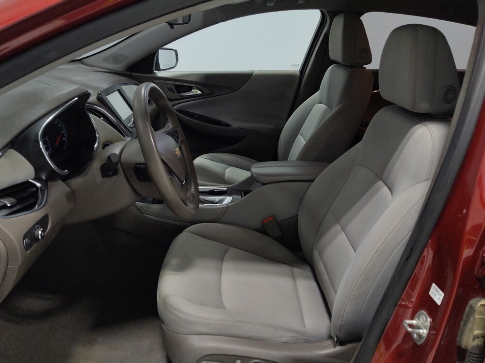 2017 Chevrolet Malibu in Columbus, OH 43231 - 18111800 17