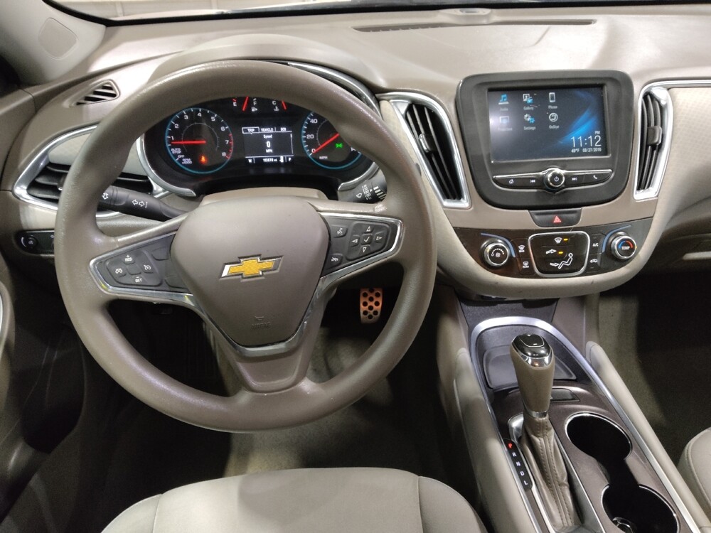 2017 Chevrolet Malibu in Columbus, OH 43231 - 18111800 22