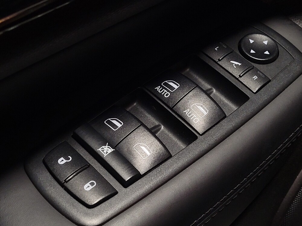 2018 Jeep Grand Cherokee in Hialeah, FL 33014 - 18111816 27