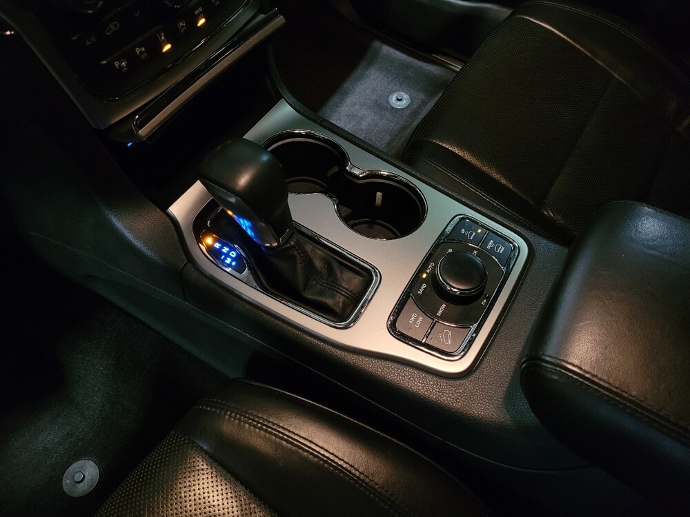 2018 Jeep Grand Cherokee in Hialeah, FL 33014 - 18111816 26