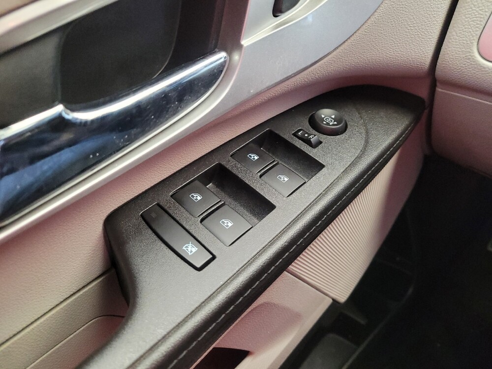 2016 Chevrolet Equinox in Maple Heights, OH 44137 - 18111825 27