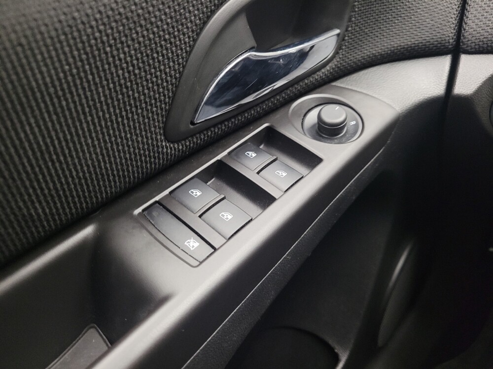 2014 Chevrolet Cruze in Taylor, MI 48180 - 18111826 27