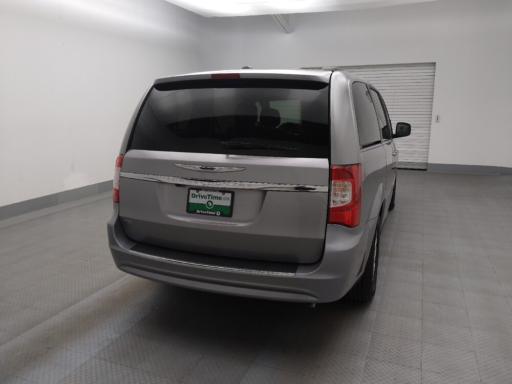 2016 Chrysler Town & Country in Denver, CO 80012 - 18111833 7