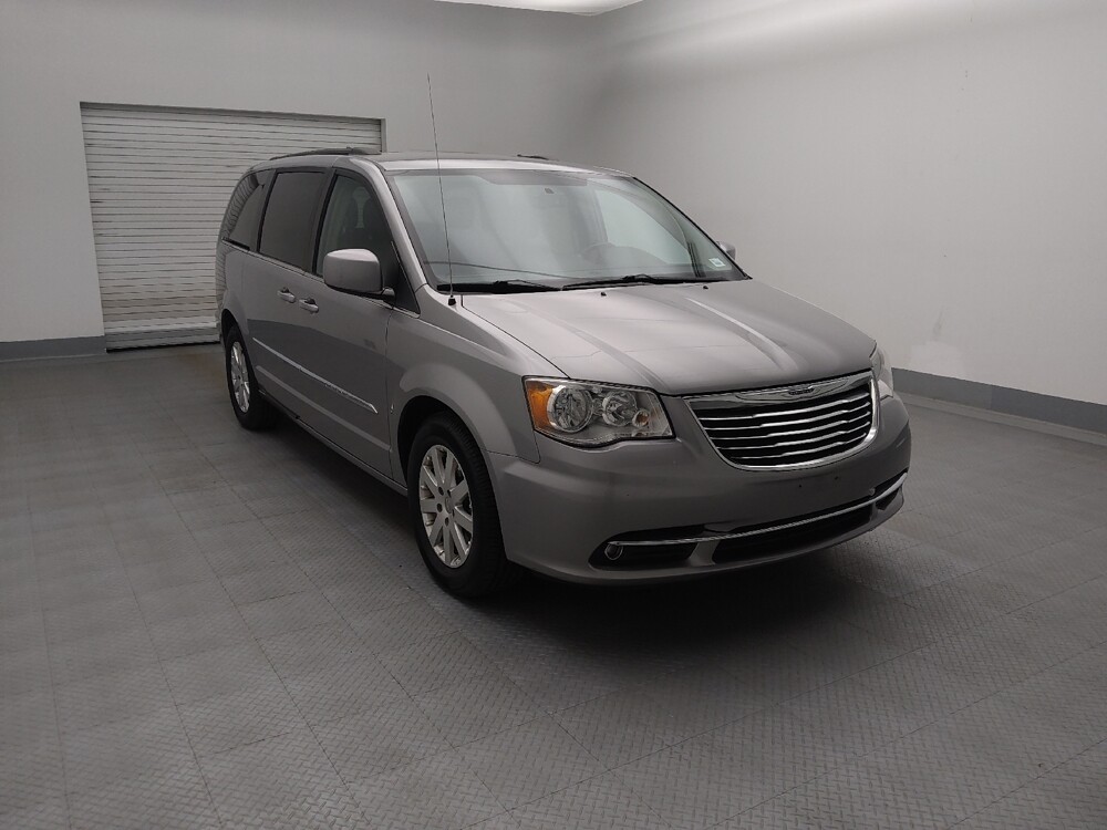 2016 Chrysler Town & Country in Denver, CO 80012 - 18111833 13
