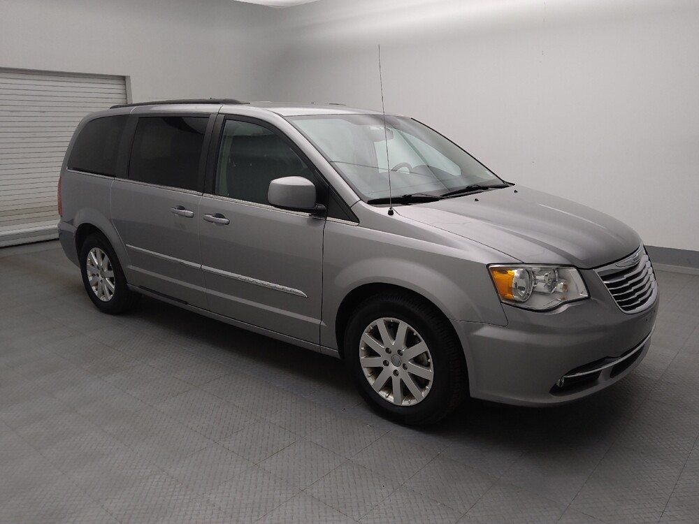 2016 Chrysler Town & Country in Denver, CO 80012 - 18111833 11