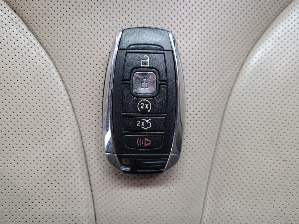 2018 Lincoln MKX in Las Vegas, NV 89102 - 18111837 32