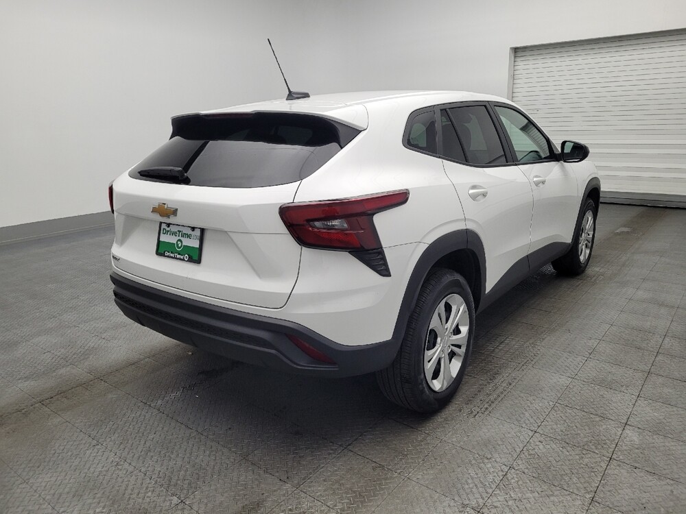 2025 Chevrolet Trax in Pelham, AL 35124 - 18111867 9