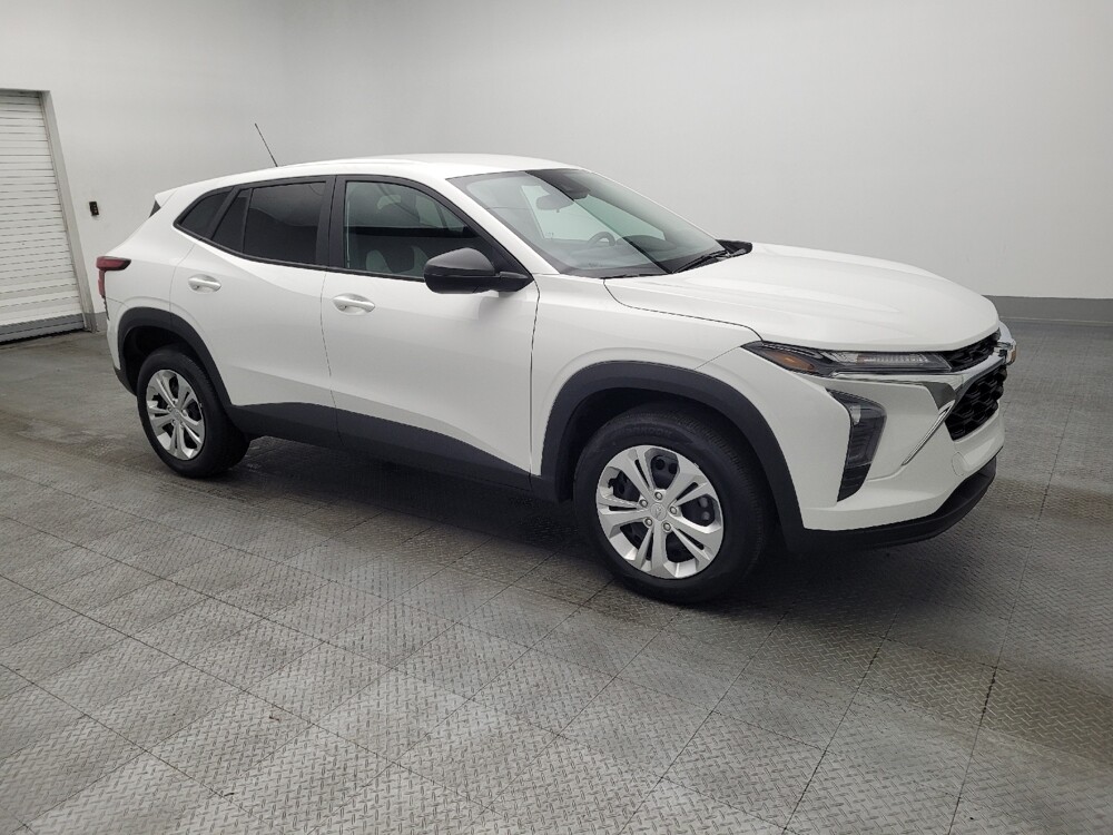 2025 Chevrolet Trax in Pelham, AL 35124 - 18111867 11