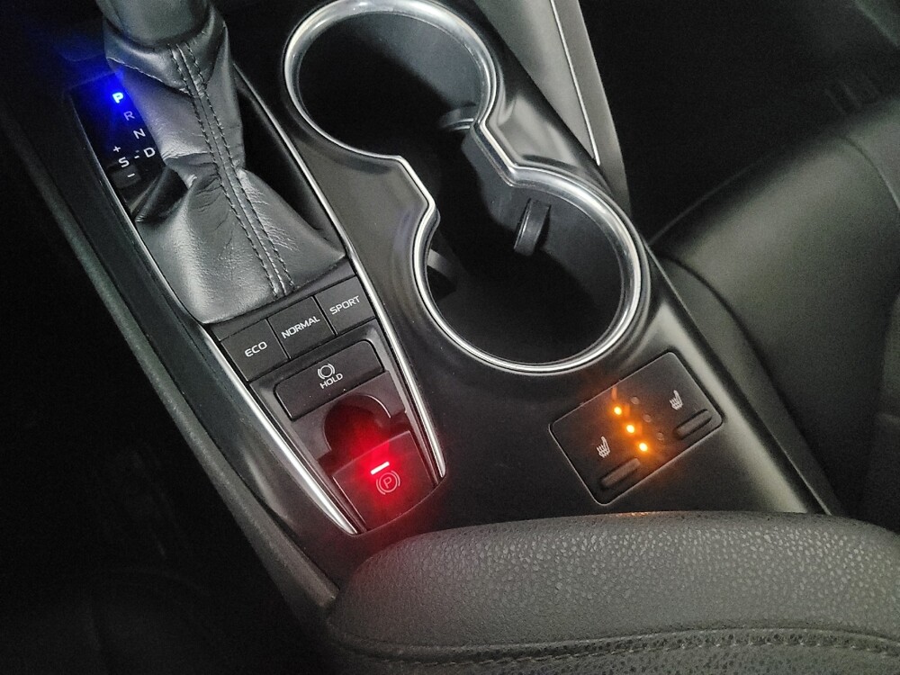 2019 Toyota Camry in Stone Mountain, GA 30083 - 18111877 26