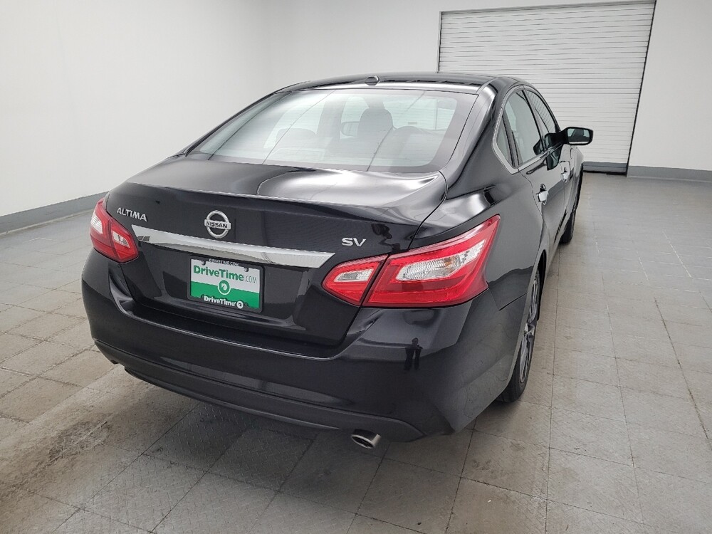 2017 Nissan Altima in Maple Heights, OH 44137 - 18111887 7