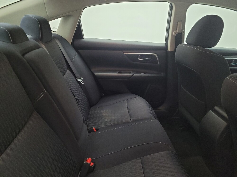 2017 Nissan Altima in Maple Heights, OH 44137 - 18111887 19