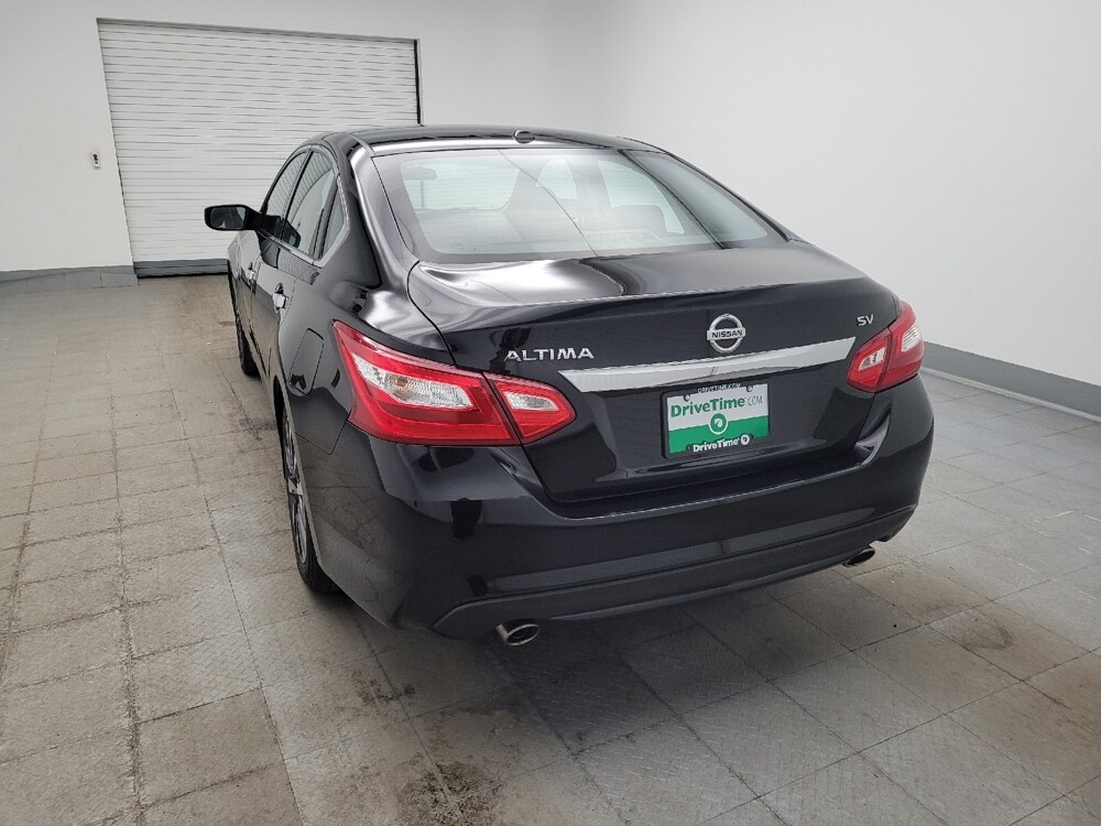 2017 Nissan Altima in Maple Heights, OH 44137 - 18111887 6
