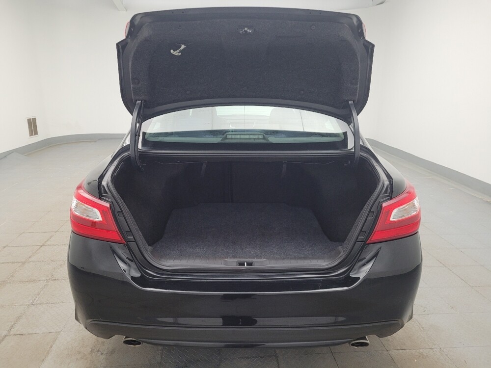 2017 Nissan Altima in Maple Heights, OH 44137 - 18111887 29