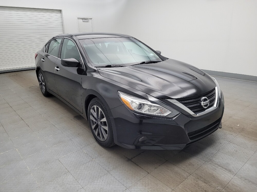 2017 Nissan Altima in Maple Heights, OH 44137 - 18111887 13