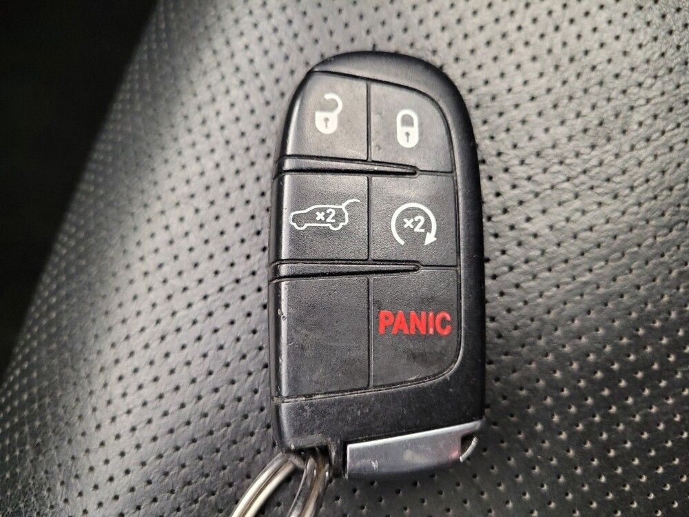 2017 Jeep Grand Cherokee in Miamisburg, OH 45342 - 18111888 32