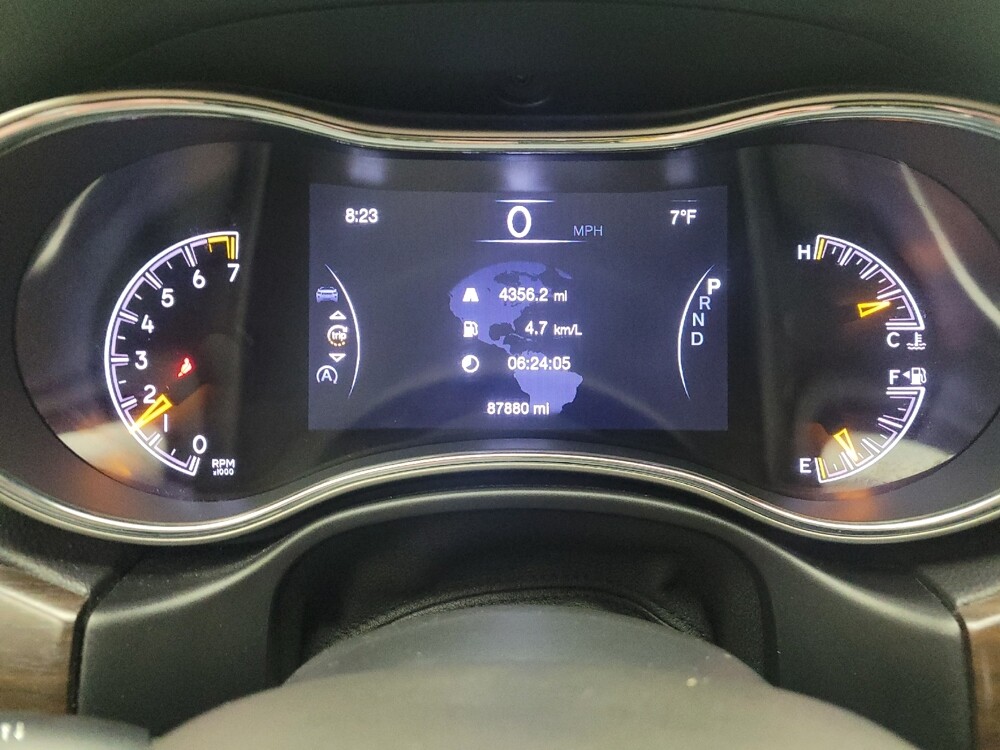 2017 Jeep Grand Cherokee in Grand Rapids, MI 49508 - 18111894 23