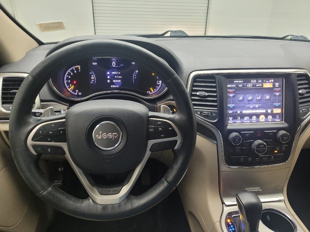 2017 Jeep Grand Cherokee in Grand Rapids, MI 49508 - 18111894 22