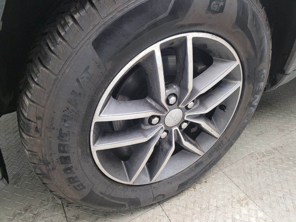 2017 Jeep Grand Cherokee in Grand Rapids, MI 49508 - 18111894 31