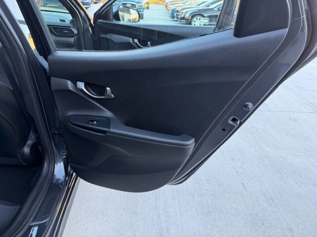 2020 Hyundai Veloster in Knoxville, TN 37920 - 18111910 9