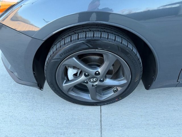 2020 Hyundai Veloster in Knoxville, TN 37920 - 18111910 28