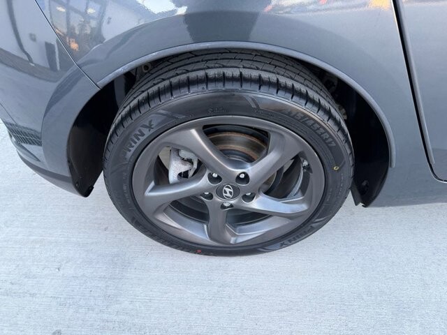 2020 Hyundai Veloster in Knoxville, TN 37920 - 18111910 26