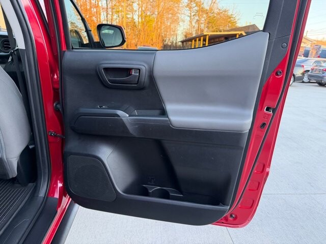 2022 Toyota Tacoma in Knoxville, TN 37920 - 18111911 10