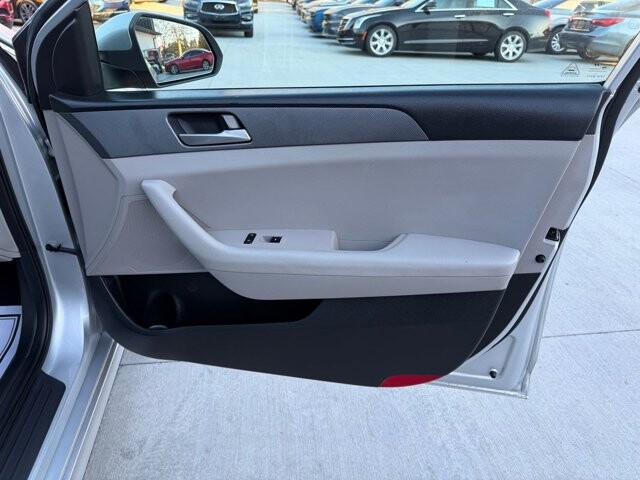 2018 Hyundai Sonata in Knoxville, TN 37920 - 18111912 11