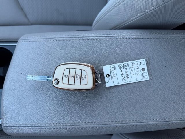 2018 Hyundai Sonata in Knoxville, TN 37920 - 18111912 25