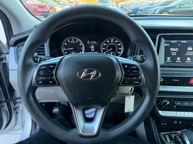 2018 Hyundai Sonata in Knoxville, TN 37920 - 18111912 18