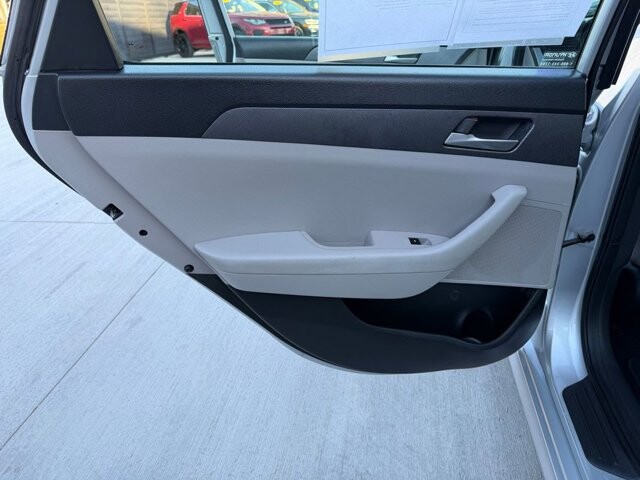 2018 Hyundai Sonata in Knoxville, TN 37920 - 18111912 8
