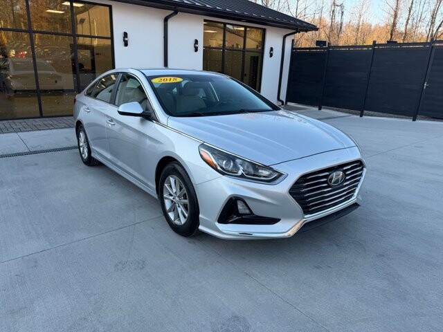 2018 Hyundai Sonata in Knoxville, TN 37920 - 18111912